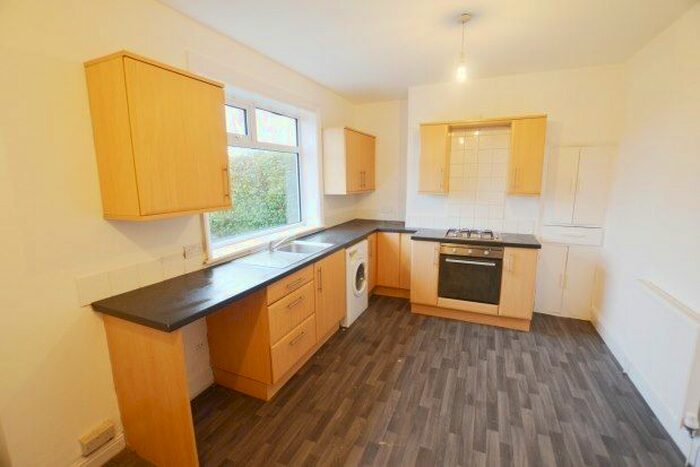 3 Bedroom Semi-Detached House To Rent In Skye Edge Road, Sheffield, S2