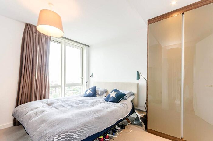 3 Bedroom Penthouse To Rent In Avantgarde Place, , Shoreditch, London, E1
