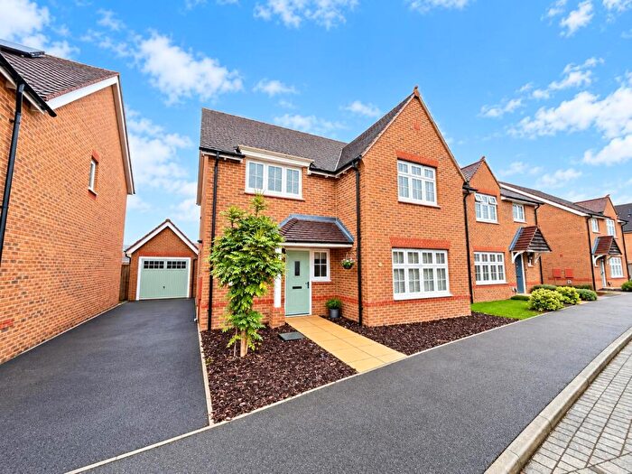 4 Bedroom Detached House For Sale In Kingfisher Chase, Bracknell, Berkshire, RG12