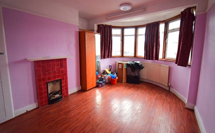 4 Bedroom Semi Detached House To Rent In Clitheroe Avenue, Rayners Lane, HA2