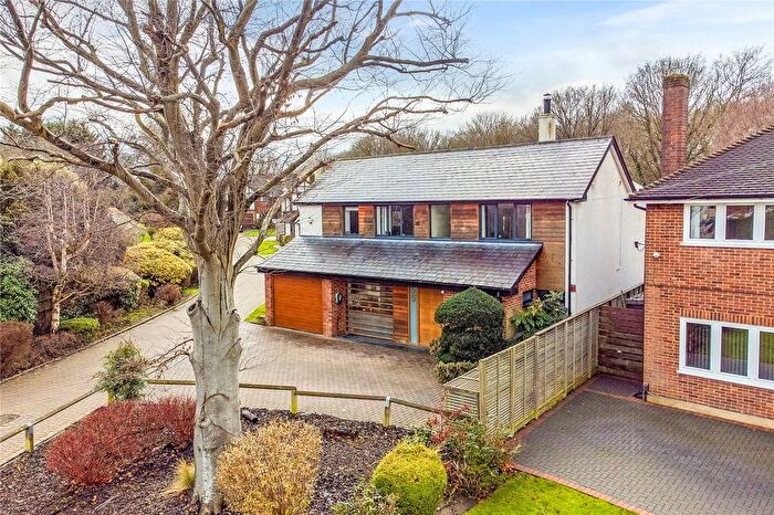 5 Bedroom Detached House For Sale In Gatesden Road, Fetcham, Leatherhead, Surrey, KT22