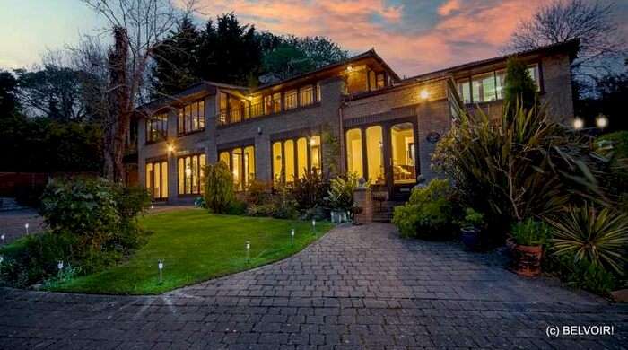 4 Bedroom House For Sale In Cleat Hill Bedford, MK41