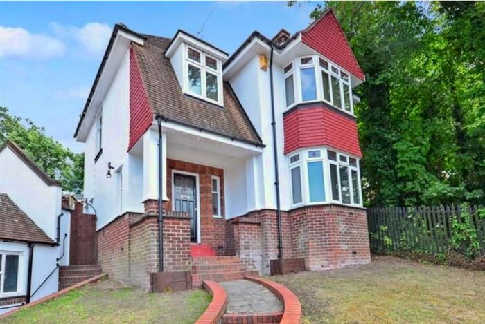 3 Bedroom Detached House To Rent In Maidstone Road, Chatham, ME4