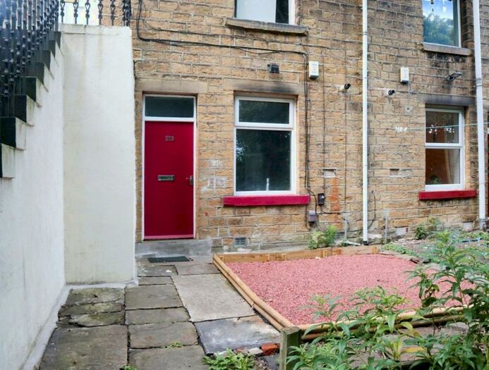 1 Bedroom Apartment To Rent In Yews Hill Road, Lockwood, Huddersfield, HD1