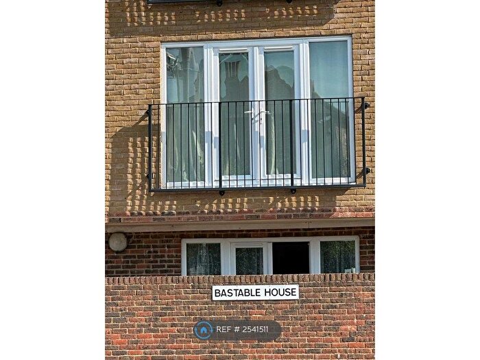 2 Bedroom Flat To Rent In Station Way, Crawley, RH10