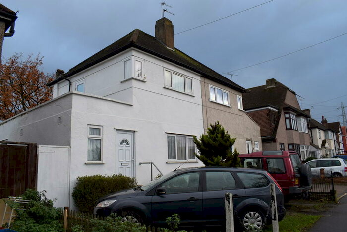 2 Bedroom Semi-Detached House To Rent In Chigwell Road, Woodford, IG8