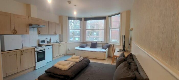 Studio To Rent In Finchley Road, London, NW3