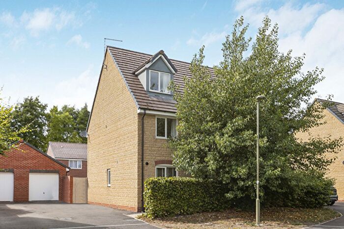 3 Bedroom Semi-Detached House For Sale In Talbot Close, Harwell, OX11