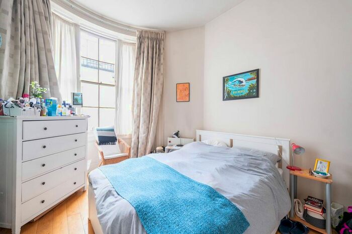 1 Bedroom Flat To Rent In Westbourne Terrace, Lancaster Gate, London, W2