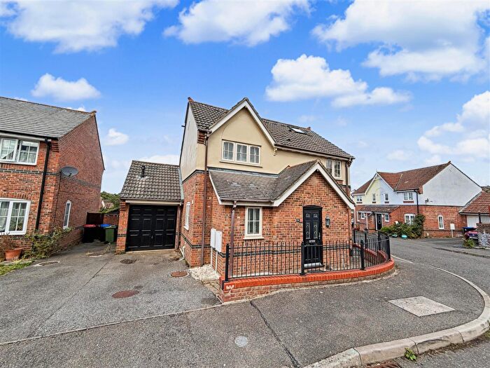 4 Bedroom Detached House For Sale In Tortoiseshell Way, Braintree, CM7