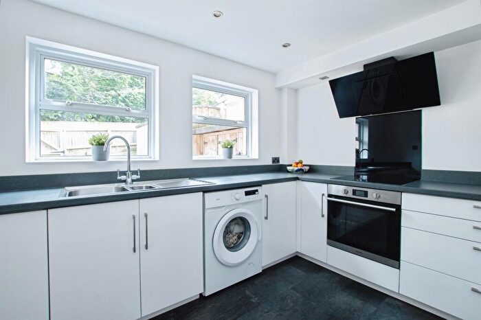 3 Bedroom End Of Terrace House For Sale In Moreys Close, West Lulworth, Wareham, BH20 - Photo 10