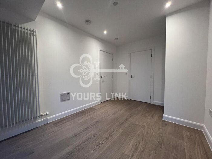 1 Bedroom Apartment To Rent In Ellipse House, Eden Place, London, E16