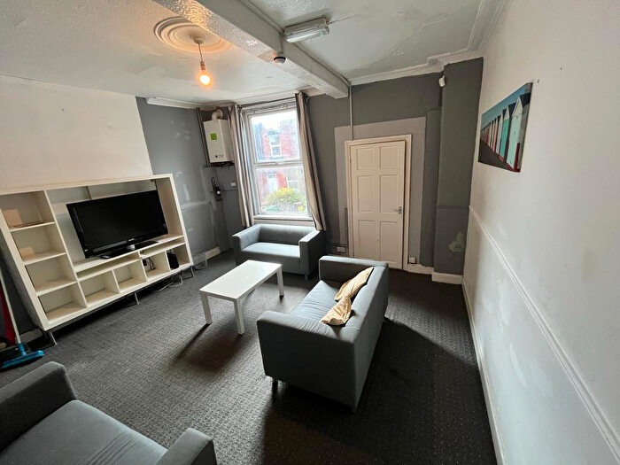 1 Bedroom Terraced House To Rent In Lucas Place, Leeds, West Yorkshire, LS6