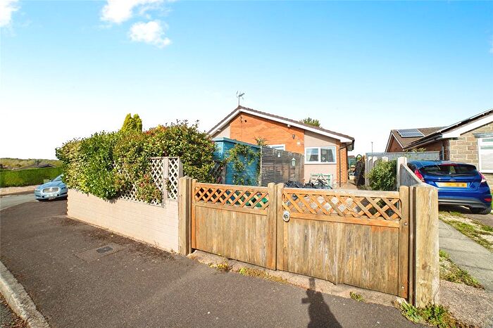 3 Bedroom Bungalow For Sale In Farcroft Avenue, Sutton-In-Ashfield, Nottinghamshire, NG17