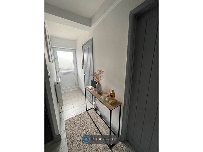 1 Bedroom Flat To Rent In Caneland Court, Waltham Abbey, EN9