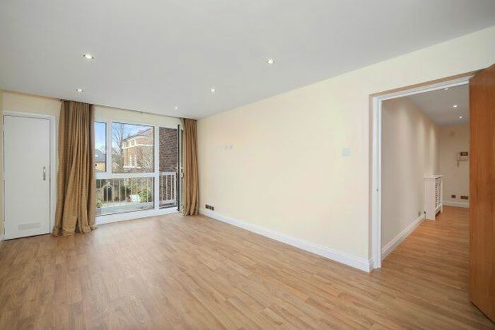 2 Bedroom Property To Rent In Lansdowne Road, Wimbledon, SW20