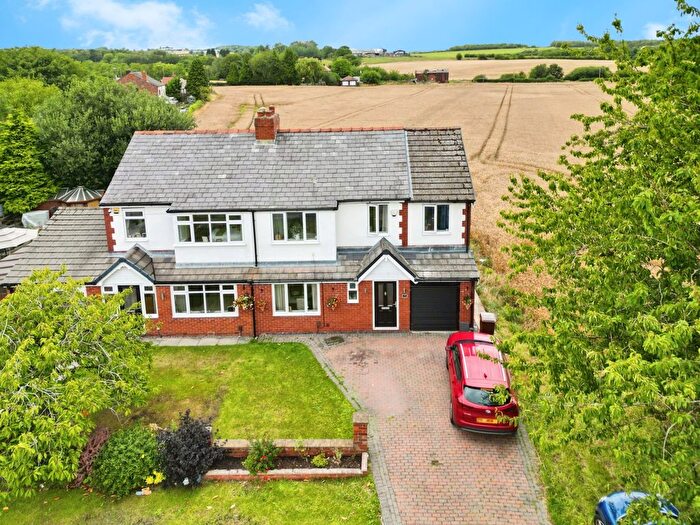 4 Bedroom Semi-Detached House For Sale In Billinge Road, Ashton-In-Makerfield, WN4