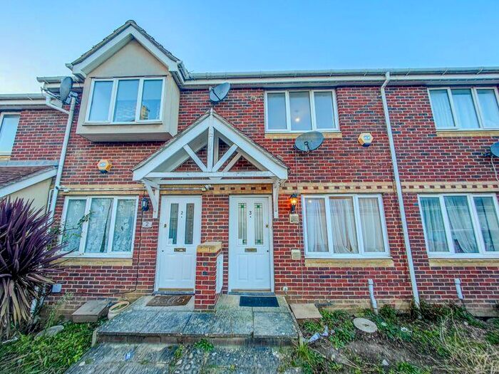 2 Bedroom Terraced House To Rent In Martins Place, West Thamesmead, London, SE28