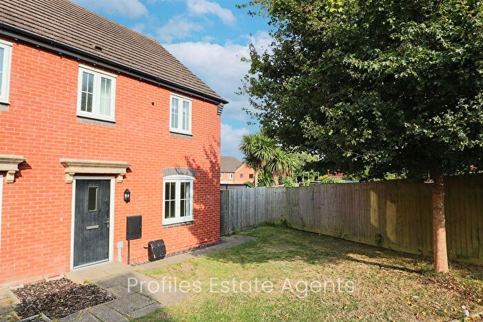 3 Bedroom Semi-Detached House To Rent In Crimson Way, Burbage, Hinckley, LE10