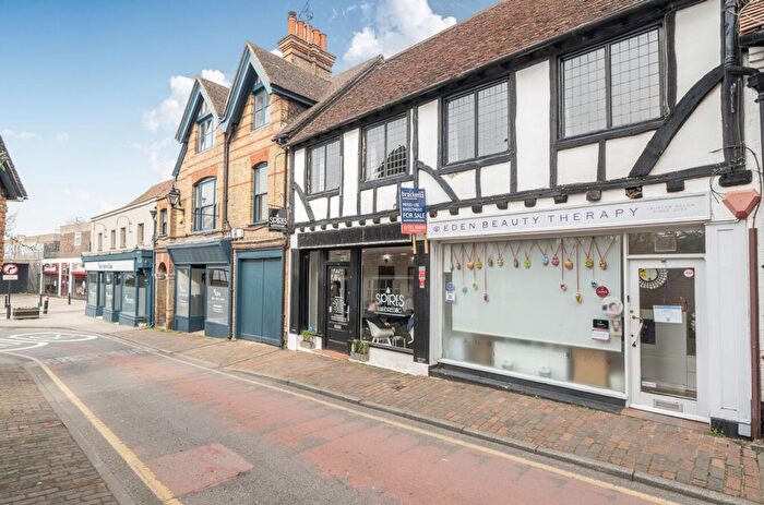 2 Bedroom Flat For Sale In Church Street, Edenbridge, TN8