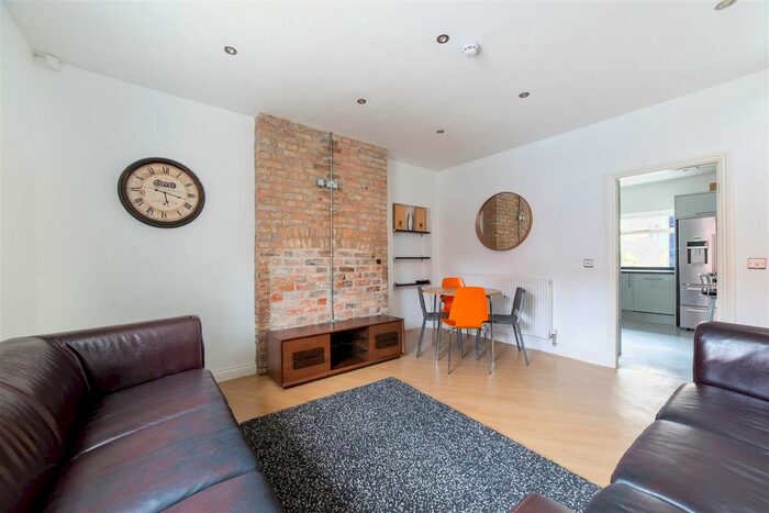 6 Bedroom Terraced House To Rent In Leazes Park Road, Newcastle Upon Tyne, NE1