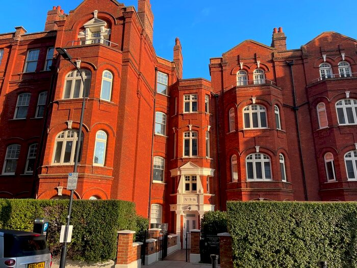 3 Bedroom Flat To Rent In Hamlet Gardens, Ravens Court Park, Hammersmith, W6