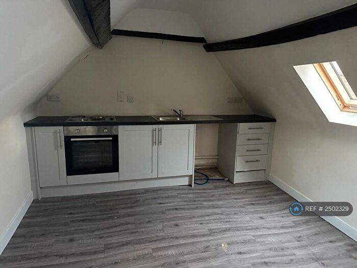 1 Bedroom Flat To Rent In Cambridge Street, Wellingborough, NN8