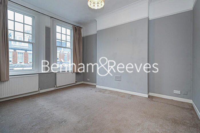 2 Bedroom Apartment To Rent In Milton Avenue, Highgate, N6