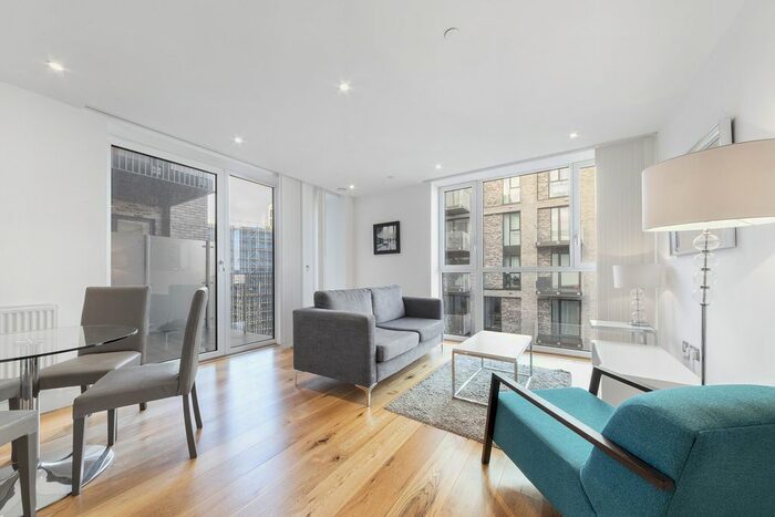 1 Bedroom Flat To Rent In Centurion Tower, 5 Caxton Street North, Canning Town, London E16