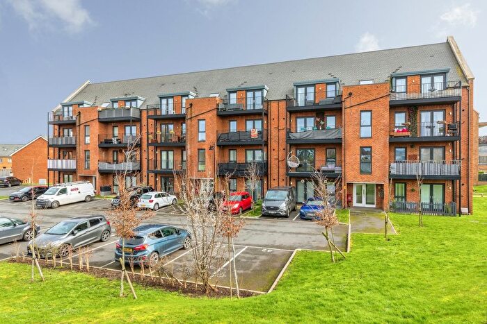 2 Bedroom Flat For Sale In Crusade Way, Rochester, Kent, ME2