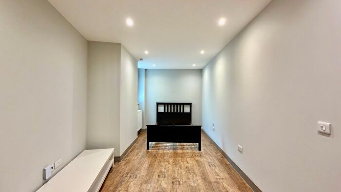 Studio To Rent In Week Street, Maidstone, ME14