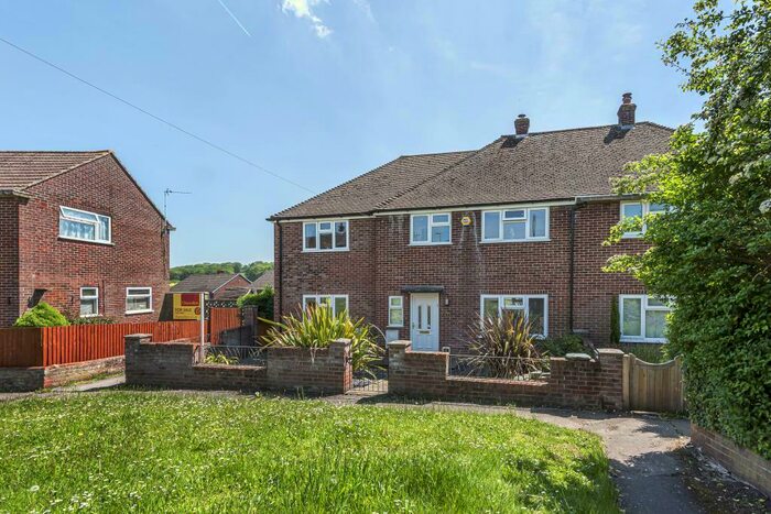 4 Bedroom Semi-Detached House To Rent In Newbury, Berkshire, RG14