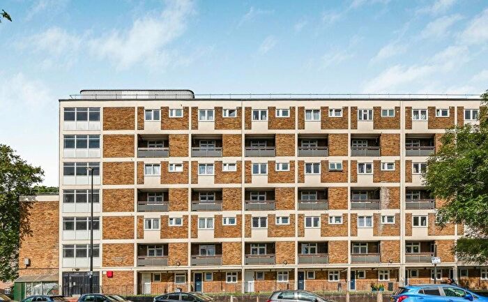 Studio To Rent In Cambridge Heath Road, E1