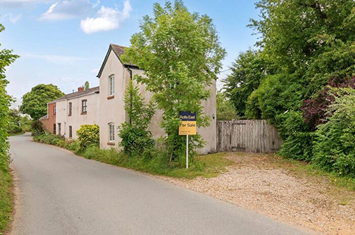 3 Bedroom Semi-Detached House For Sale In Buckland Newton, Dorchester, DT2