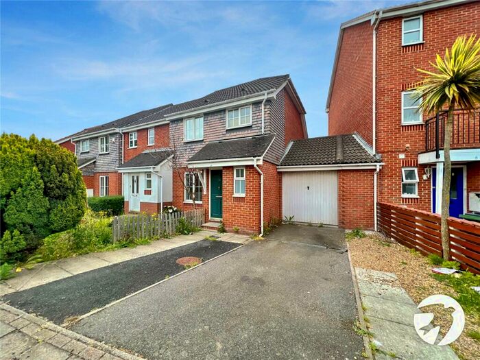 3 Bedroom House To Rent In Ware Point Drive, London, SE28