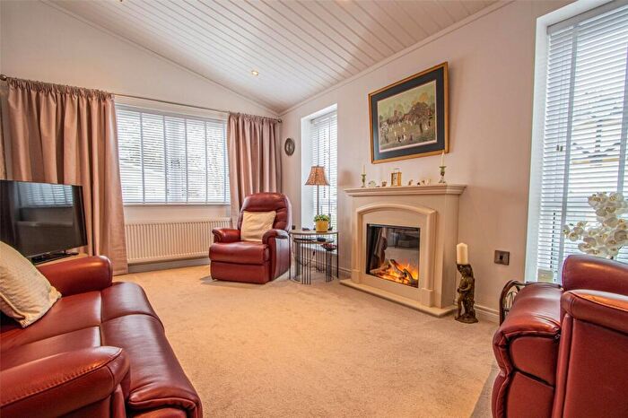 2 Bedroom Retirement Property For Sale In North Drive, Blunsdon Abbey Park, Blunsdon, SN25