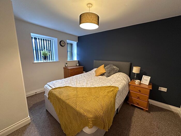 1 Bedroom Apartment To Rent In Ermington Terrace, Flat, PL4