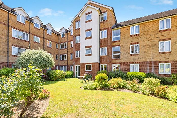1 Bedroom Flat For Sale In Lower High Street, Watford, WD17