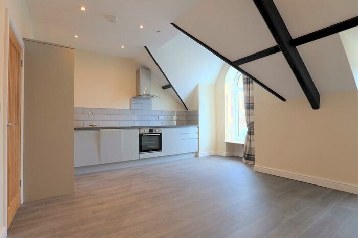 2 Bedroom Apartment To Rent In Nd Floor Apt Graig House, Eastgate, Cowbridge, CF71