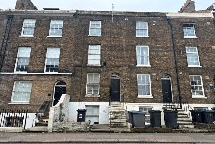 2 Bedroom Maisonette To Rent In High Street, Dover, CT16