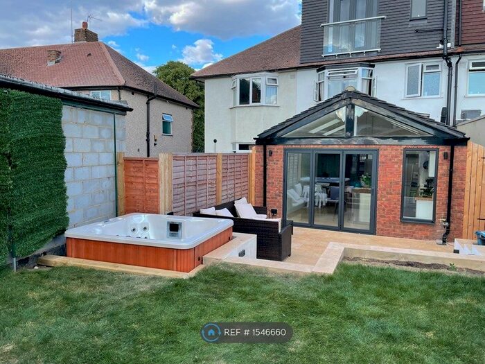 4 Bedroom Terraced House To Rent In Whitton Dene, Isleworth, TW7