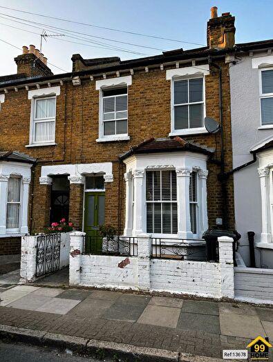 4 Bedroom Detached House To Rent In Graveney Road, London, SW17