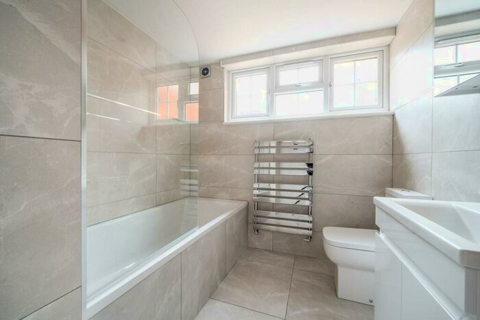 3 Bedroom Cottage To Rent In Woking, Woking, GU22