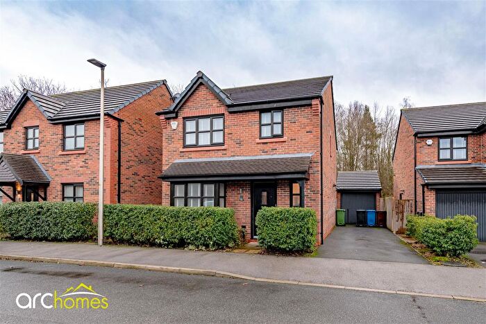 3 Bedroom Detached House For Sale In Tiverton Avenue, Leigh, WN7