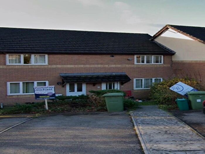 2 Bedroom House To Rent In Pen Hendy, CF72