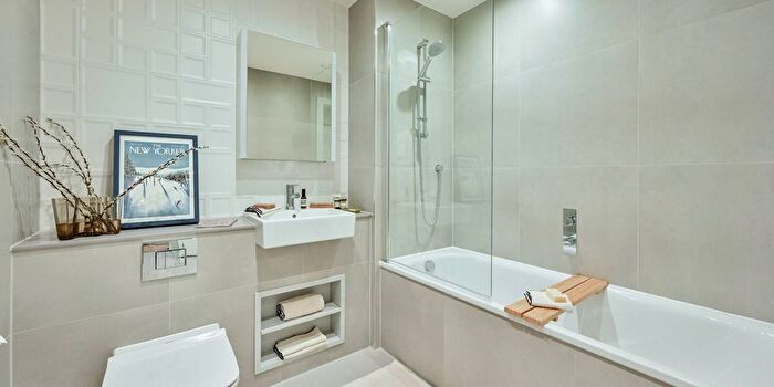 2 Bedroom Flat To Rent In Montfichet Road, Stratford, E20