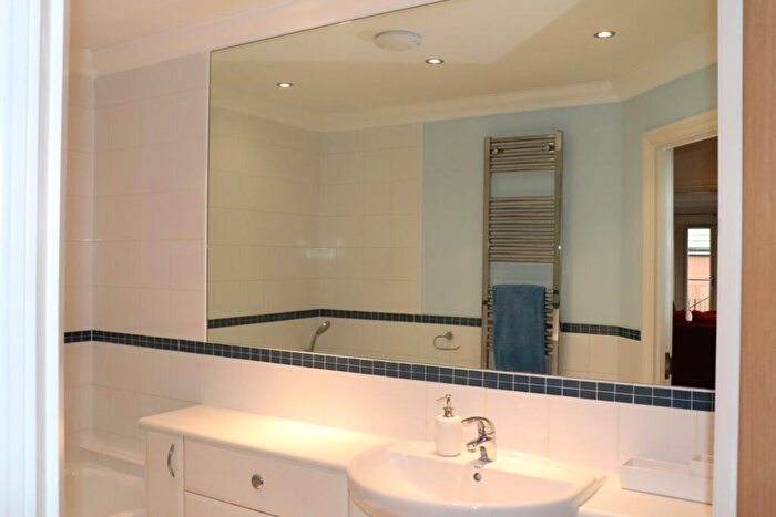 2 Bedroom Apartment To Rent In Templeside Gardens, High Wycombe, HP12