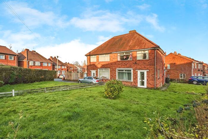 3 Bedroom Semi Detached House For Sale In Ivy House Road, Oldbury, B69