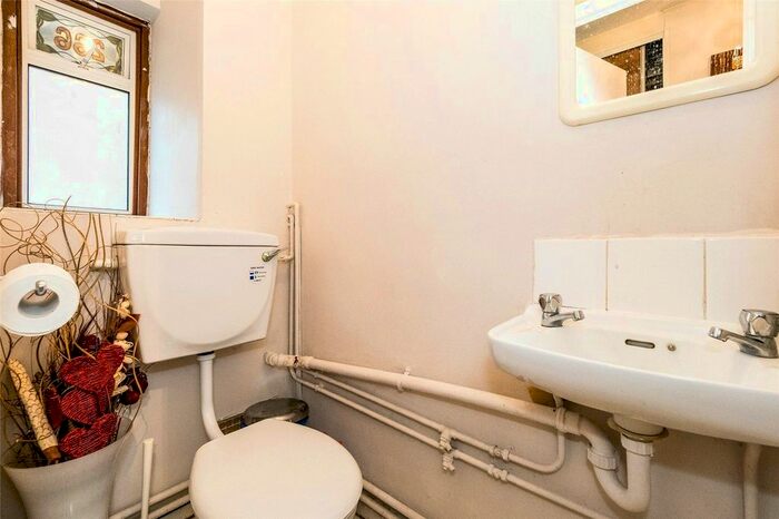 3 Bedroom End Of Terrace House For Sale In Tiptree Crescent, Clayhall, Ilford, Essex, IG5