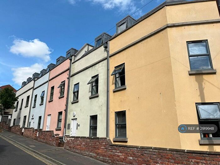 2 Bedroom Flat To Rent In Horfield Road, Bristol, BS2